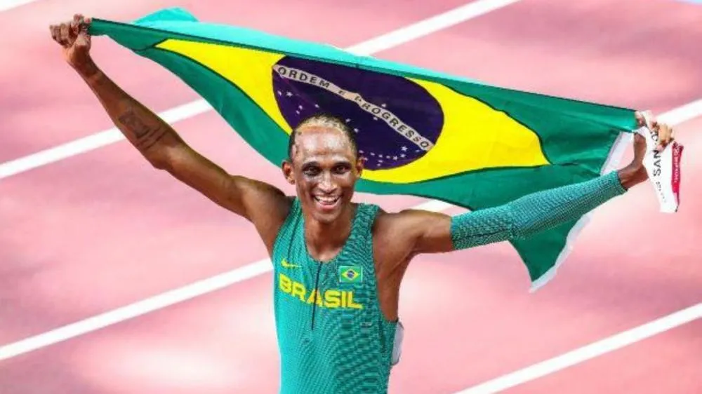 Alison dos Santos conquista a medalha de bronze nos 400 metros com barreiras em Paris 2024
