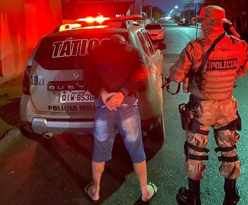 Balneário Piçarras: Homem é preso por tráfico de drogas na Rua Azaleias no bairro Nossa Senhora da Paz