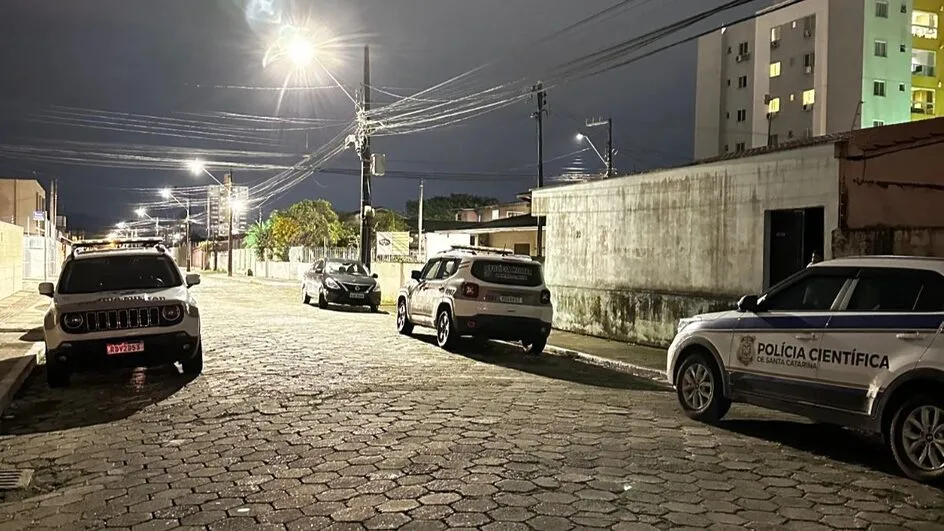 Criança de 1 ano é esfaqueada pela tia durante briga entre irmãs em Itajaí