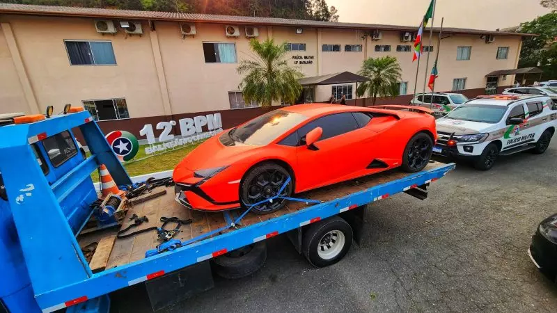 Lamborghini de R$ 5 mi é apreendida pela PMSC em operação de jogos de azar