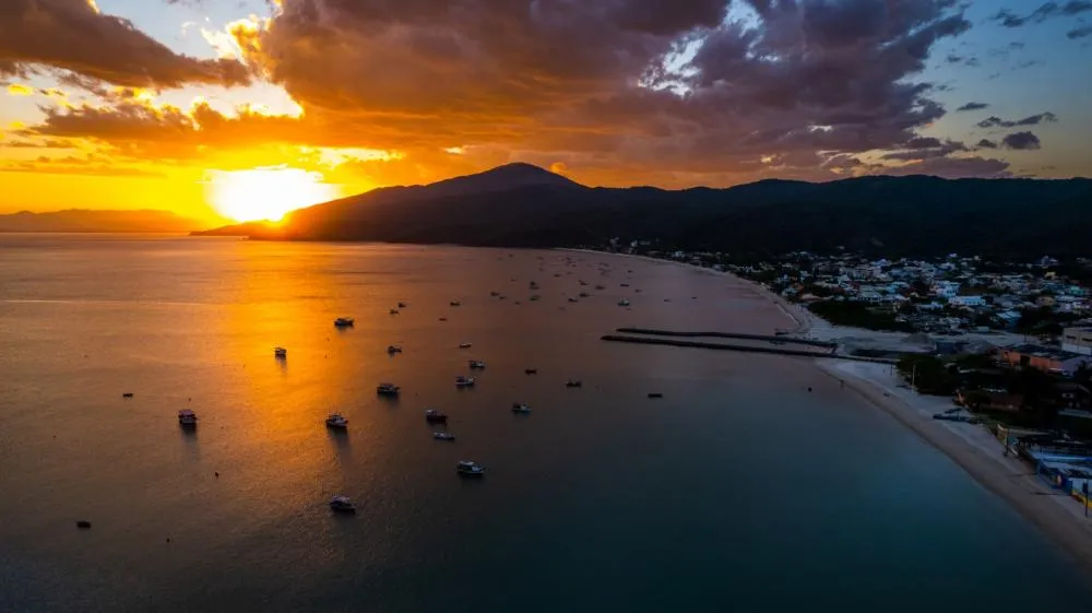 Saneamento impulsiona turismo em Penha e garante futuro sustentável