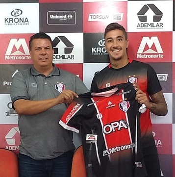 Sem espaço no Vasco, Romarinho acerta com o Joinville