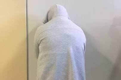 Vovó do tráfico é presa em flagrante vendendo drogas próximo de escola infantil em Itajaí