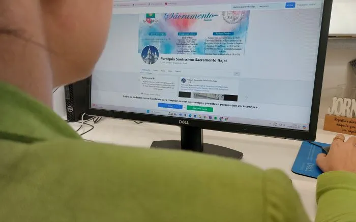 Hacker furta senhas do Face da Igreja Matriz de Itajaí e faz postagens de seios