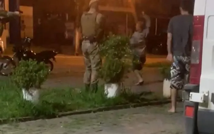 Itajaí - Homem armado com faca no pátio da igreja da Toca da Raposa morre em confronto com a PM