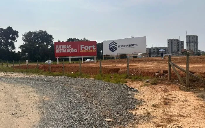 Novo Fort Atacadista terá “vista” para a montanha-russa do Beto Carrero, em Penha 