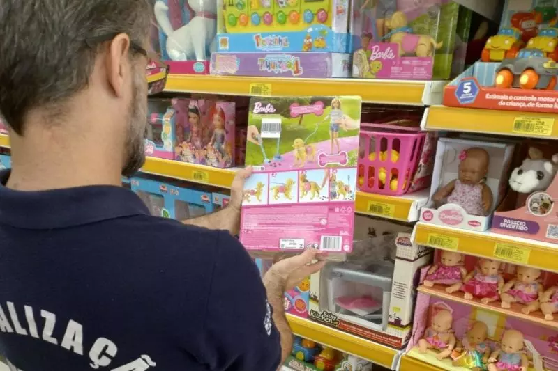Mais de 30 mil produtos infantis irregulares são apreendidos durante operação do Imetro