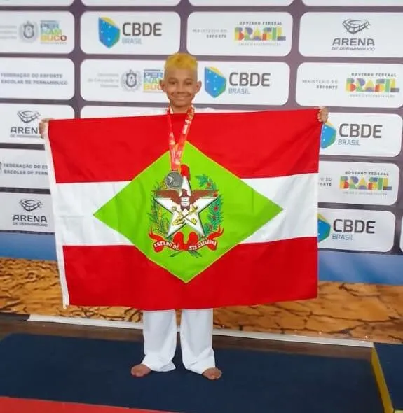 Carateca de Balneário Piçarras conquista medalha de prata nos JEBs em Recife