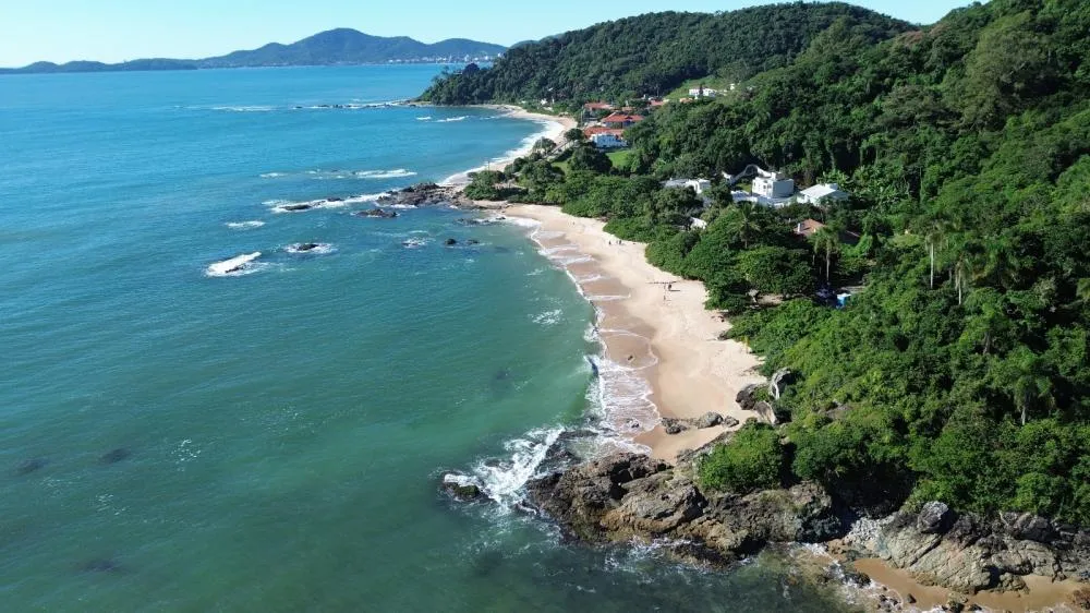 Três praias de Penha serão certificadas pelo programa Bandeira Azul