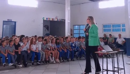 Penha - Alunos da escola Raquel Figueredo de Assis recebem palestra do Programa Cultivando Atitudes do MPSC