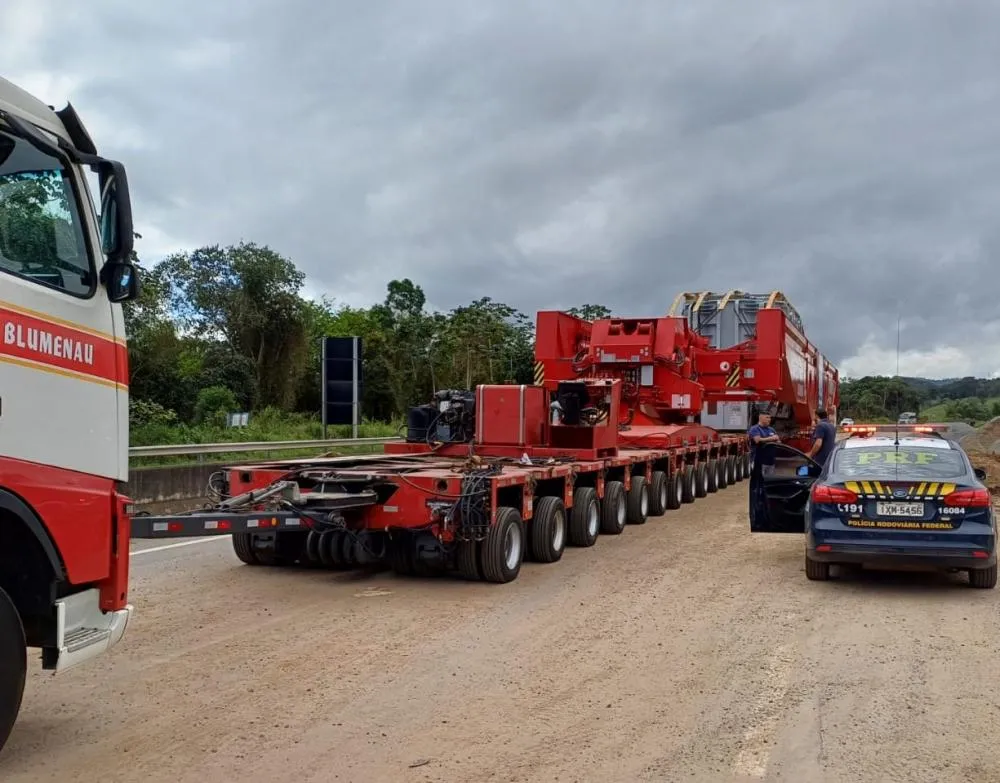 Transporte de 86 metros de comprimento deve provocar lentidão em BRs 101 e 470