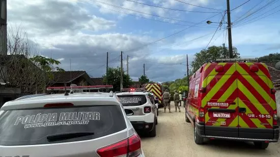 Tiros em via pública deixam dois feridos e geram tumulto com 60 pessoas em Navegantes