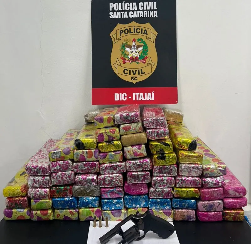 Polícia encontra 50kg de maconha dentro de construção em Itajaí