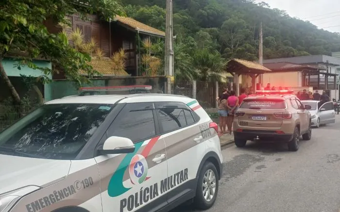 Casal é brutalmente assassinado no bairro Espinheiros em Itajaí 