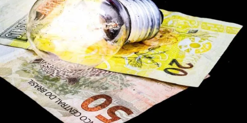 Aneel aprova repasse de R$ 1,3 bilhão e conta de luz deve ficar mais barata em 2025