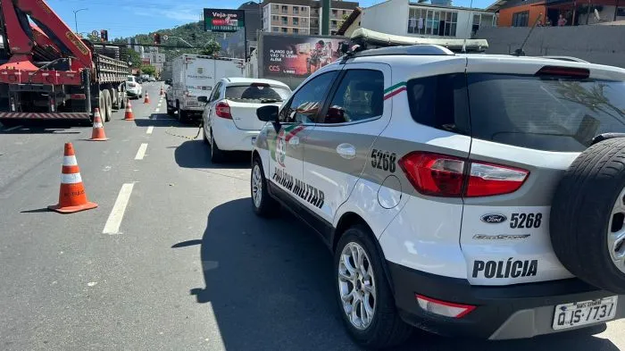 Balneário Camboriú - Polícia suspeita que homem encontrado morto em carro pode ter sofrido overdose