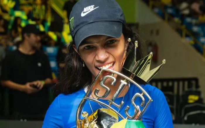 Rayssa Leal é tricampeã mundial de skate street
