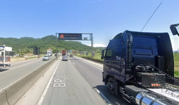 BR-101 em Penha ficará totalmente interditada no km 106 da meia noite de hoje às 3h de amanhã 