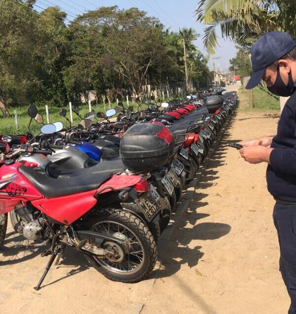 Navegantes: Moto roubada é recuperada em estacionamento de uma revenda de veículos na Rua do Açude no bairro Machados