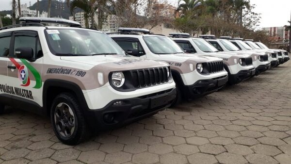 Polícia Militar de Penha recebe nova viatura da marca Jeep Renegade para rádio patrulhamento.