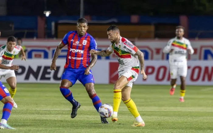 Marcílio Dias e Brusque empatam sem gols no Gigantão