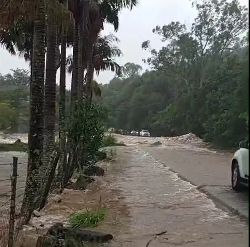 Pescador morre arrastado pela correnteza após fortes chuvas em Governador Celso Ramos