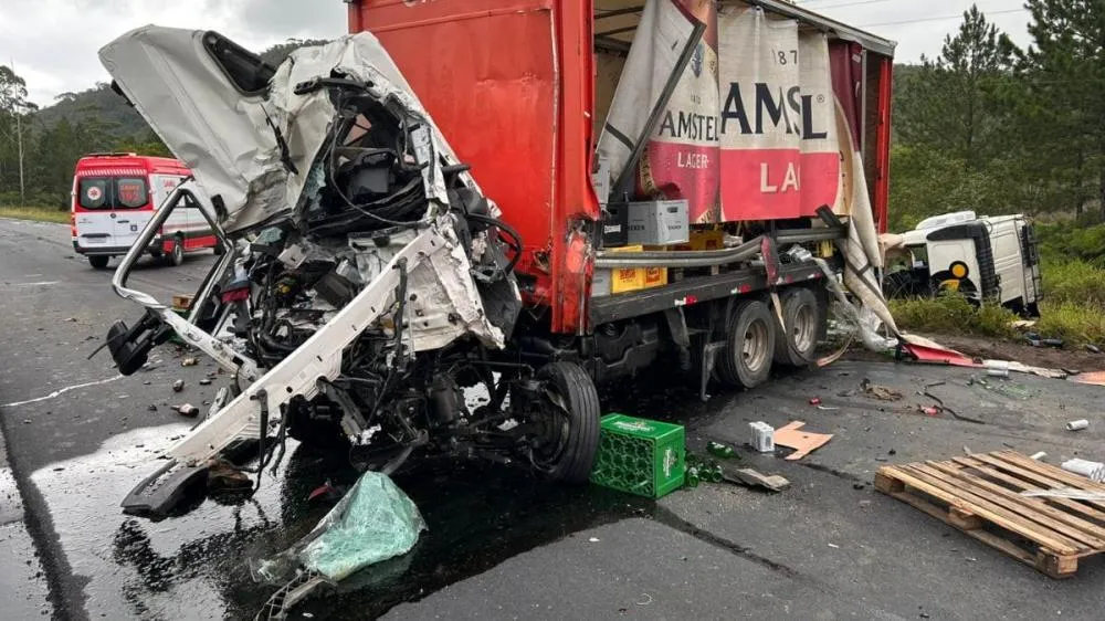 Motorista morre na SC-416 após ser ejetado em grave acidente em Garuva