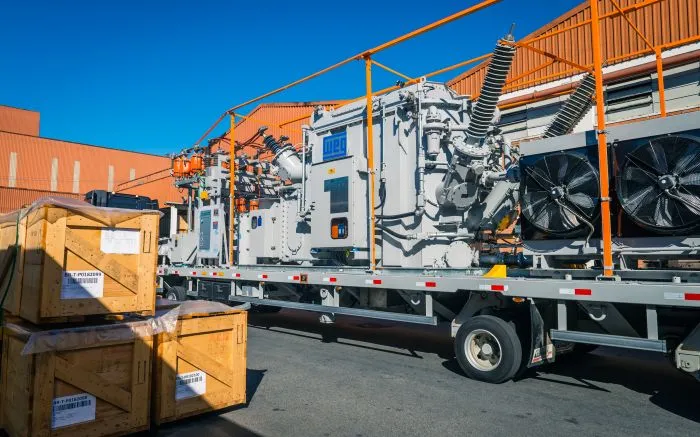 Transporte de carga gigante da WEG vai afetar o trânsito hoje e amanhã