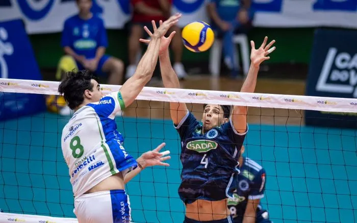 Joinville Vôlei elimina campeão mundial Cruzeiro e vai à semifinal da Copa Brasil