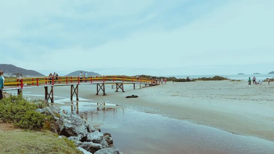 Homem é encontrado morto na areia da praia de São Francisco do Sul