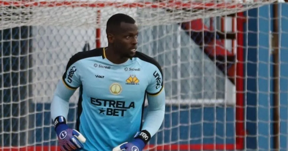 Torcedor do Brusque é preso depois de chamar goleiro do Criciúma de macaco