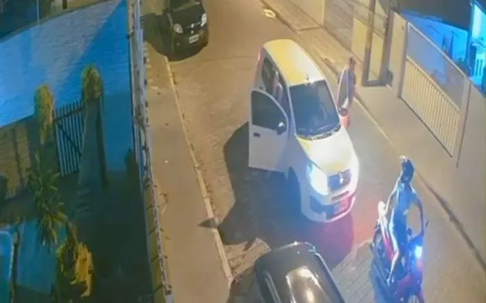 Motociclista leva três tiros após discussão de trânsito em Navegantes 