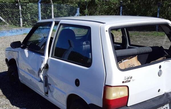 Barra Velha: Motorista embriagado e sem habilitação é flagrado dirigindo veículo acidentado na BR 101