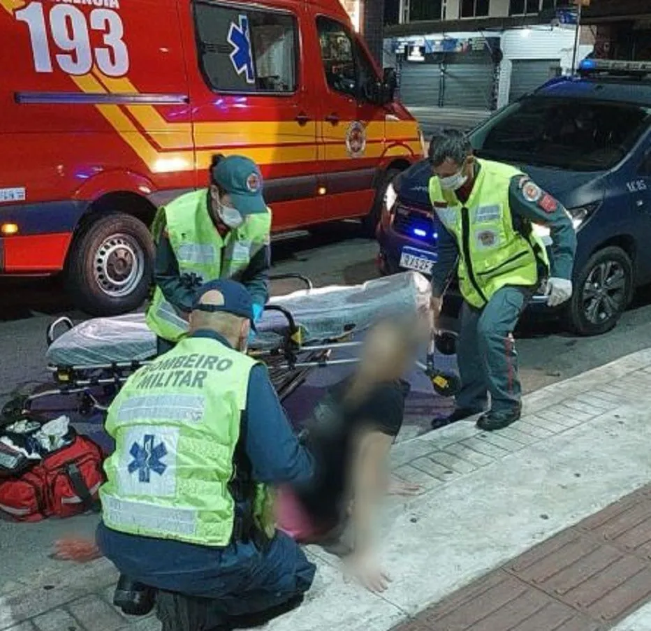 Homem morre após ser esfaqueado em frente de tabacaria no bairro Itajuba em Barra Velha