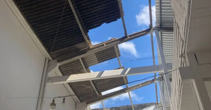 Trabalhador morre em Porto Belo ao despencar de 8 metros enquanto trocava telha