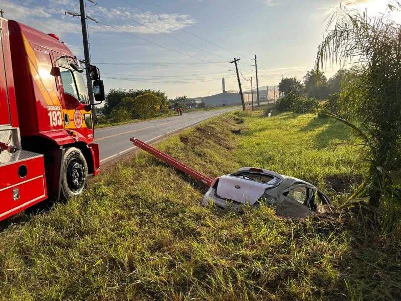 Homem é encontrado morto três horas após acidente na Contorno Sul em Garuva