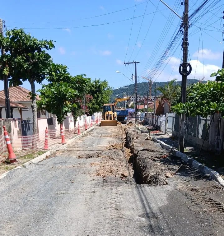 Quatro novas ruas de Penha são beneficiadas com a rede de captação de esgoto