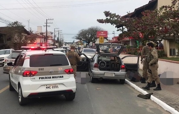 Penha: Trio é preso na Praia Alegre após perseguição policial