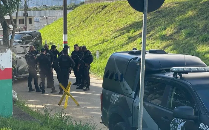 Agente penitenciário é feito refém por presos no Complexo Penitenciário da Canhanduba em Itajaí