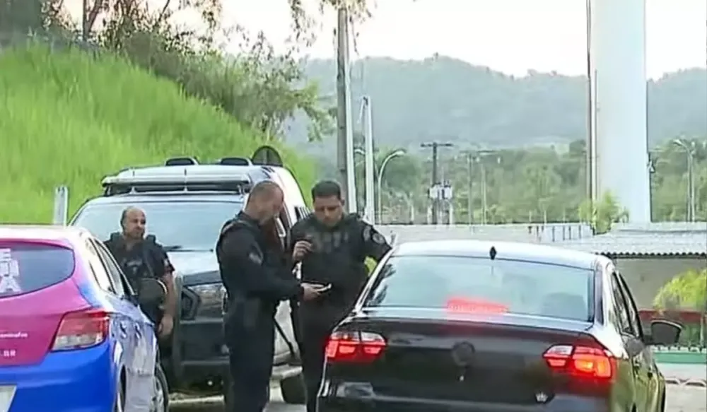 Agente penitenciário é liberto após oito horas refém no presídio da Canhanduba de Itajaí