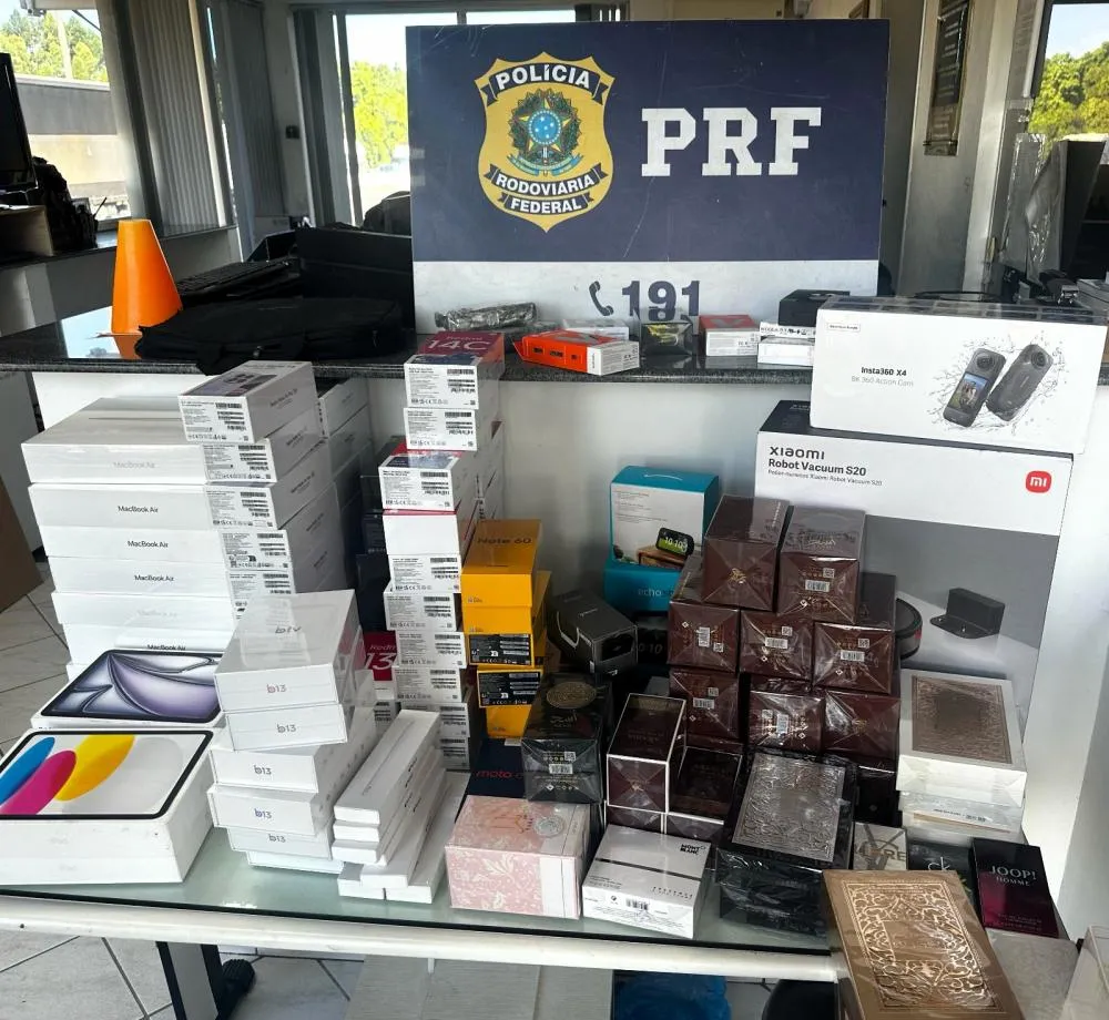 PRF apreende cerca de R$ 115 mil de produtos contrabandeados ido Paraguai na BR-101 em Barra Velha
