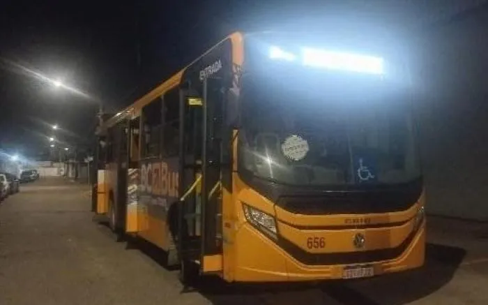 Motorista foi tirar “água do joelho” e ladrão levou ônibus em Balneário Camboriú