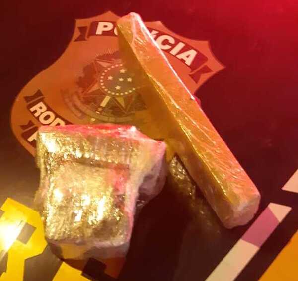 PRF apreende dois quilos de maconha em baú de motocicleta após perseguição na BR-101 em Joinville
