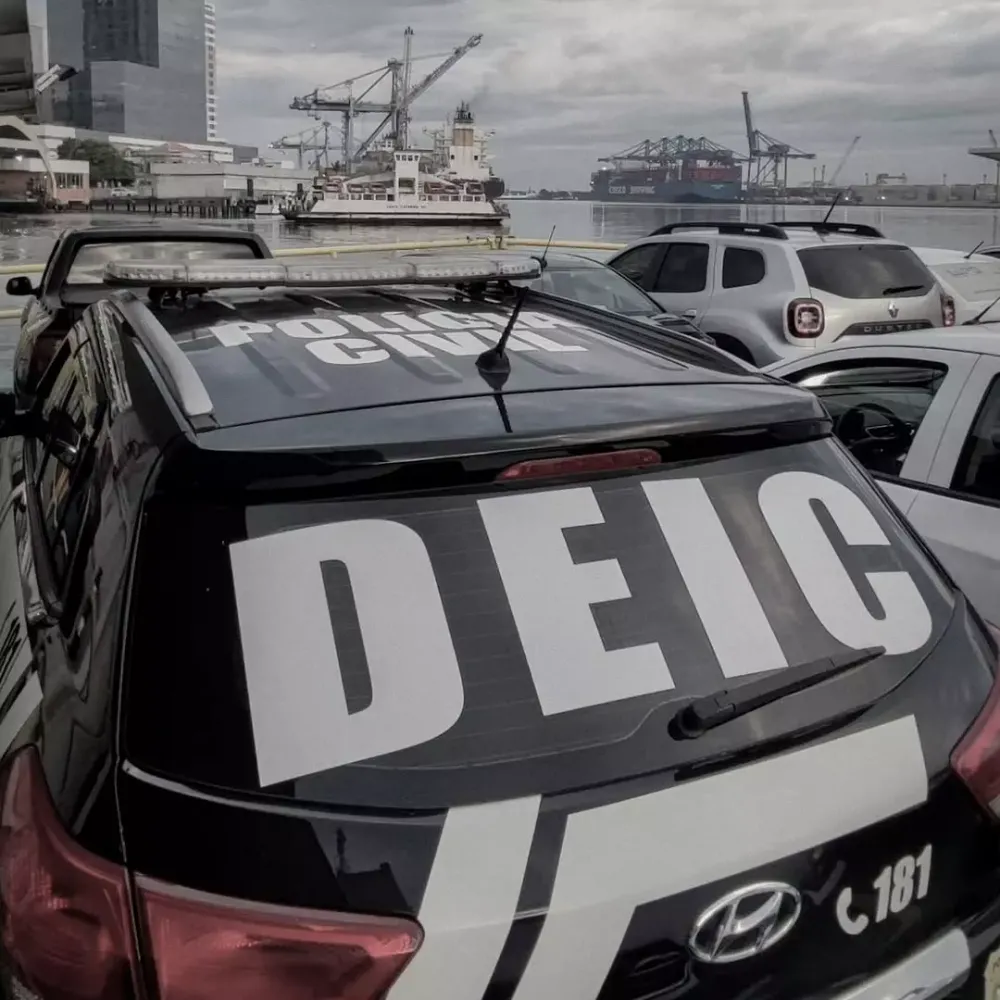 Investigação cumpre mandados contra envolvidos em assalto a carga de chocolate em Joinville, Jaraguá do Sul e Navegantes