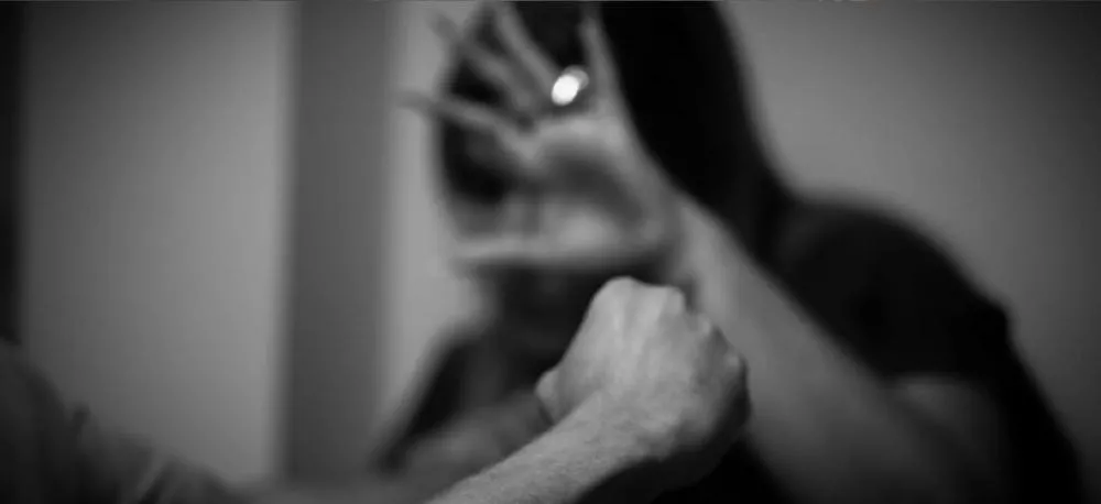 Homem agride a esposa e depois espanca a própria irmã em Penha