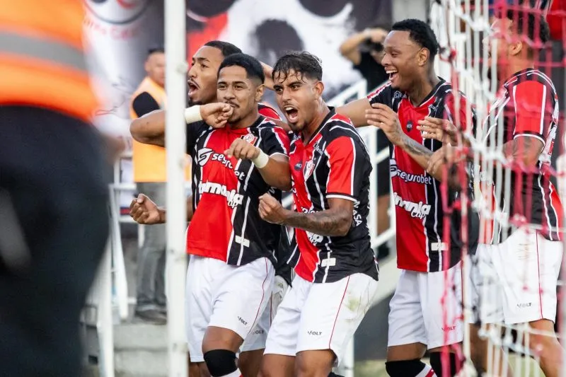 JEC vence o Azuriz e assume liderança isolada na Série D