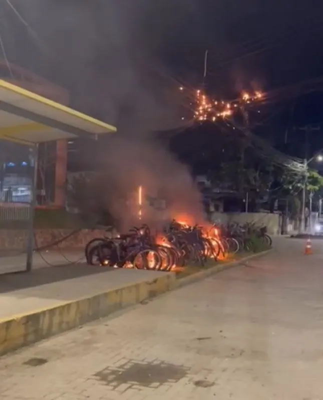 Incêndio da Pracinha do Matadouro destrói bicicletas 