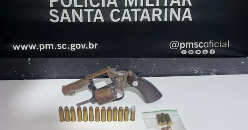 Homem atira e invade apartamentos atrás do atual da ex em Itajaí