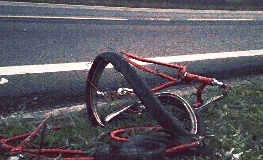 Ciclista morre atropelado por carreta no quilômetro 98 da BR-101 em Balneário Piçarras