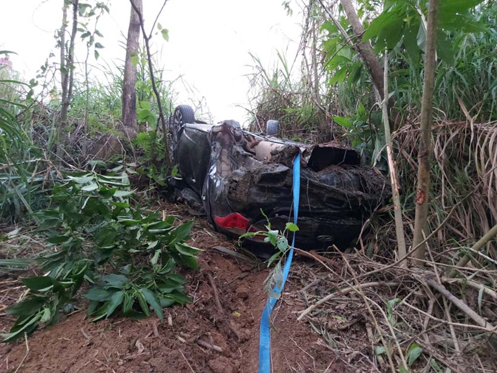 Homem morre após carro cair no rio na divisa entre Massaranduba e Guaramirim